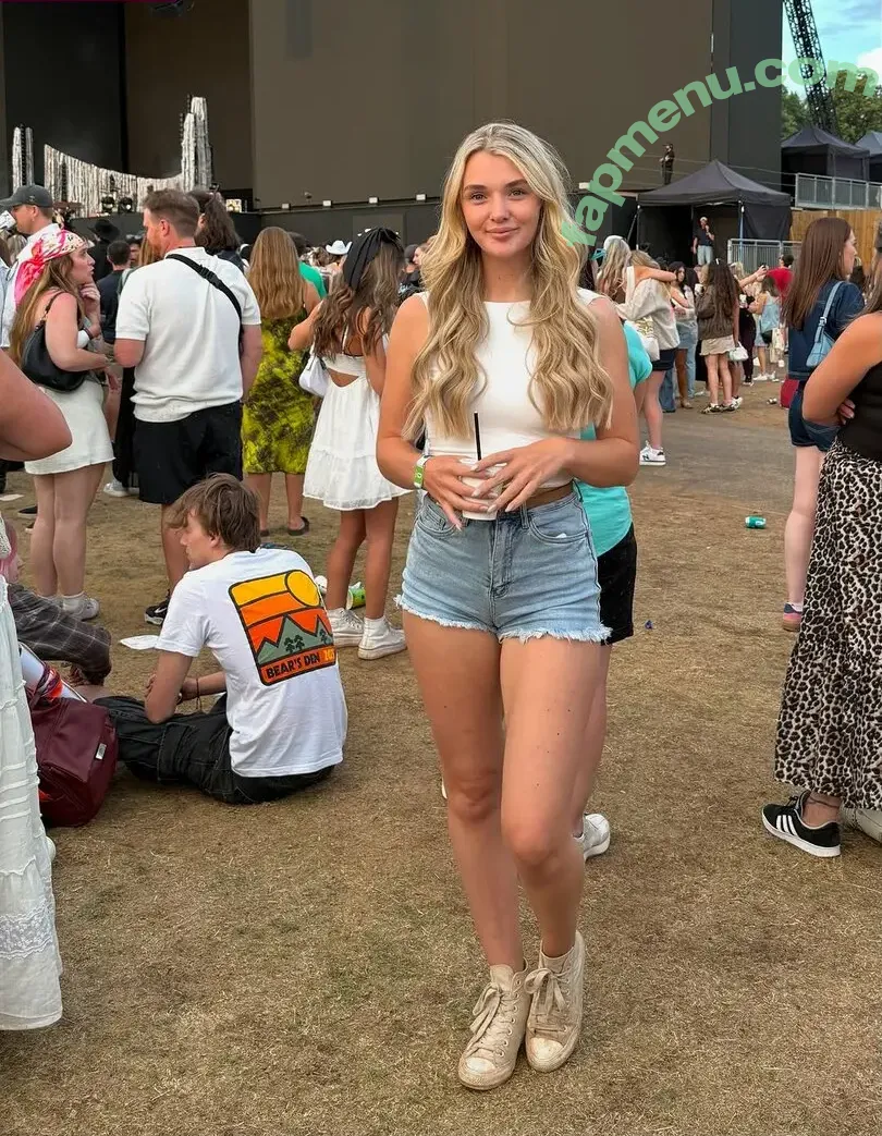Abi Coombes Farmer nude photo #0010 (abi.coombes / abixonlyfans)