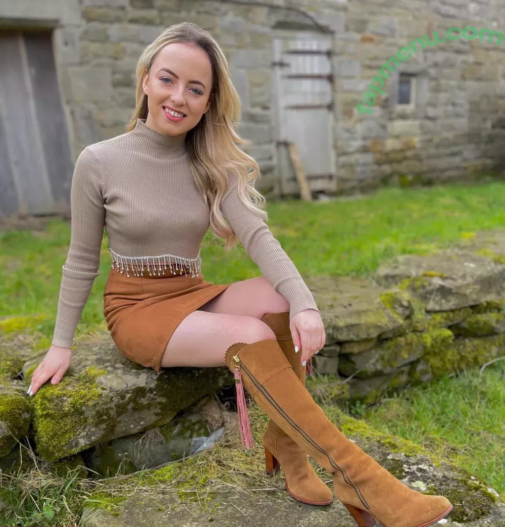 Abi Coombes Farmer nude photo #0042 (abi.coombes / abixonlyfans)