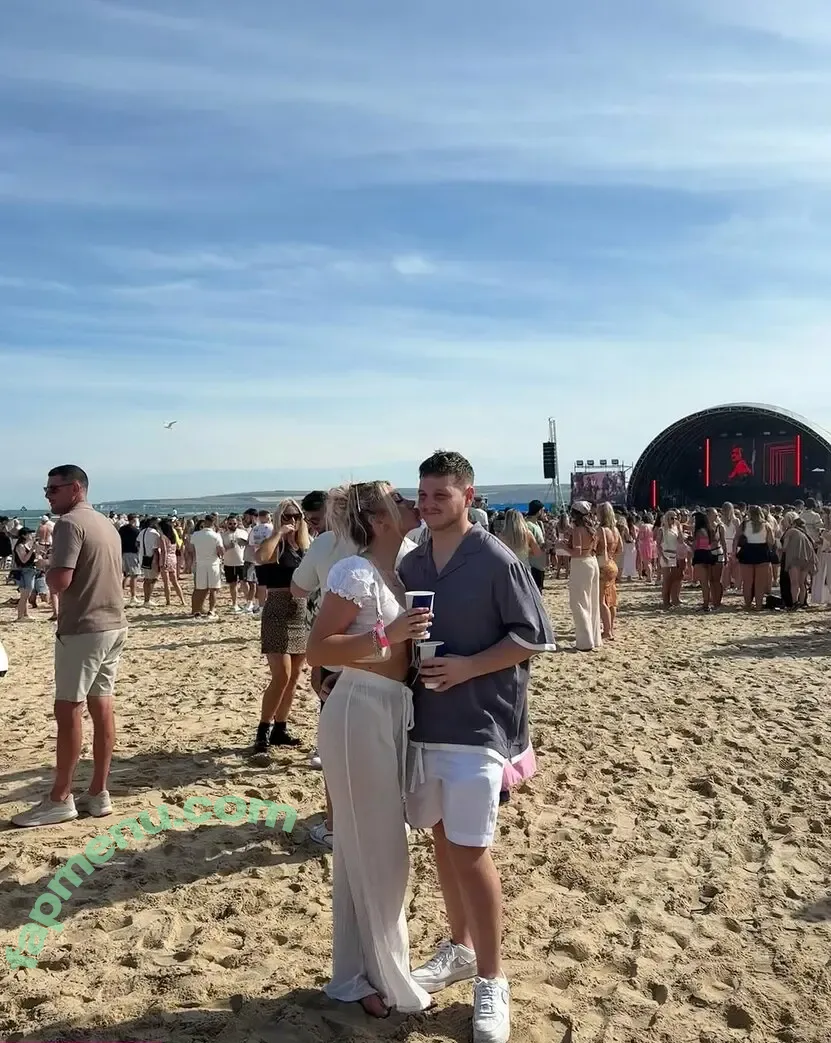 Abi Greasley nude photo #0291 (abi.greasley / abibamfordxx / abigreasley)