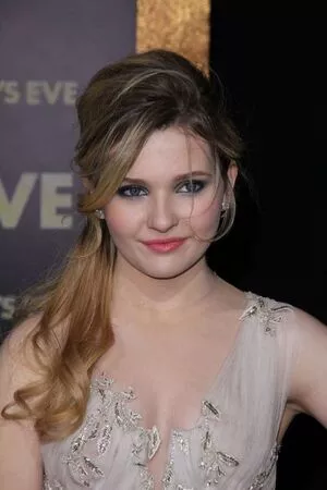 Abigail Breslin / abbienormal9 / yoabbaabba nude photo #0027