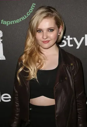Abigail Breslin / abbienormal9 / yoabbaabba nude photo #0072