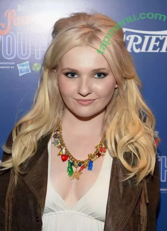 Abigail Breslin nude photo #0024 (abbienormal9 / yoabbaabba)