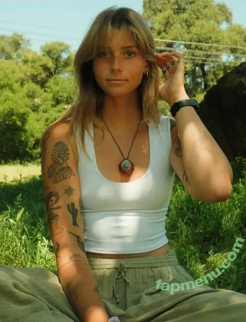 Abigail Martin nude photo #0312 (abigail_martin / abigailhmartin)