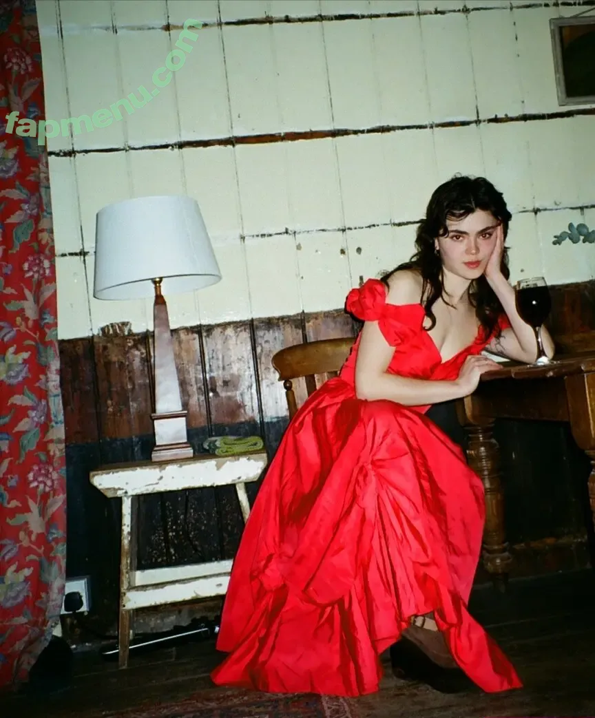 Abigail Morris nude photo #0003 (The Last Dinner Party / abigaiil.morris / abigaiilmorrisfree)