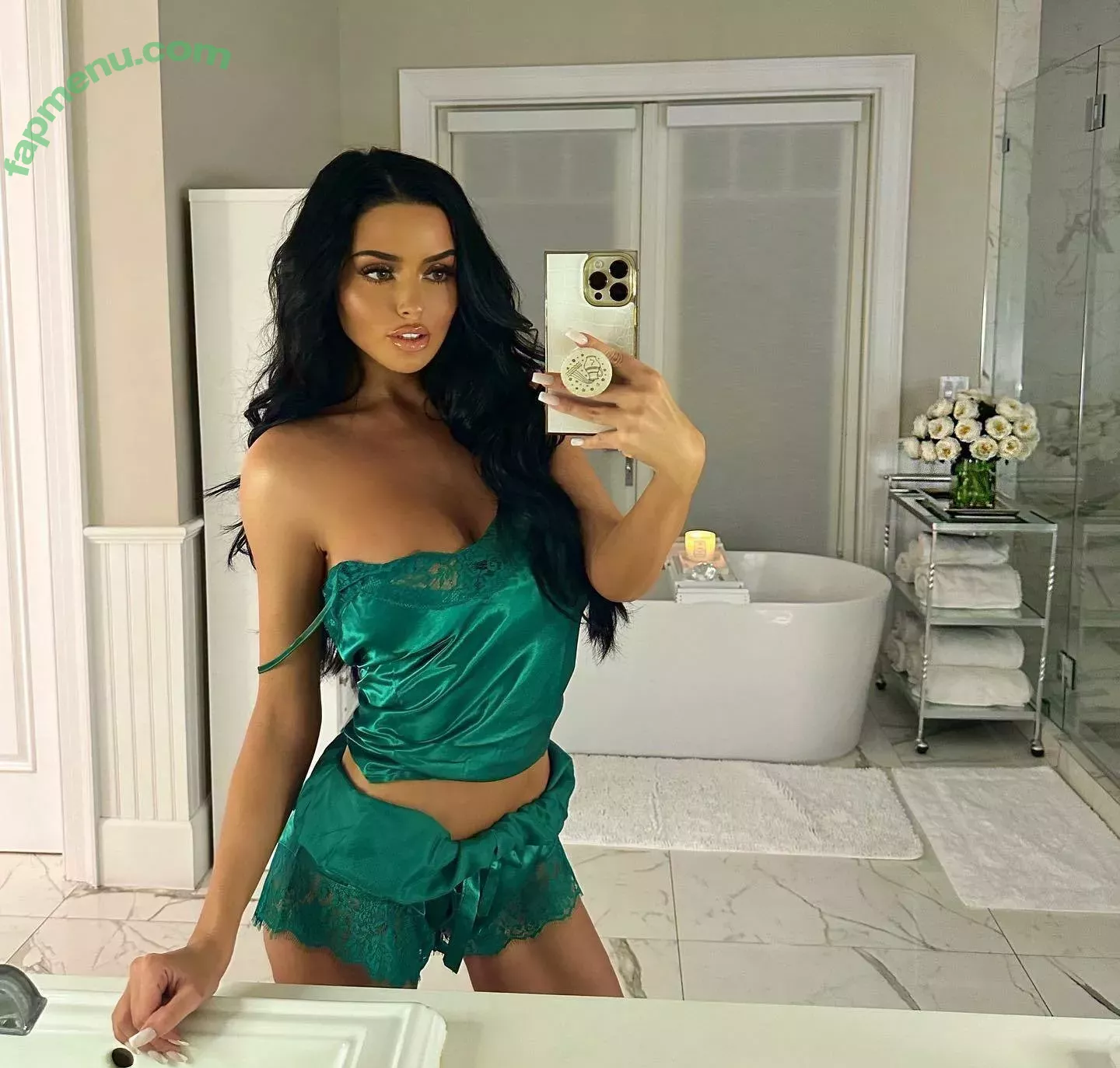 Abigail Ratchford nude photo #0016 (abigailratchford)