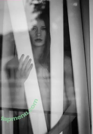  nude photo #0009