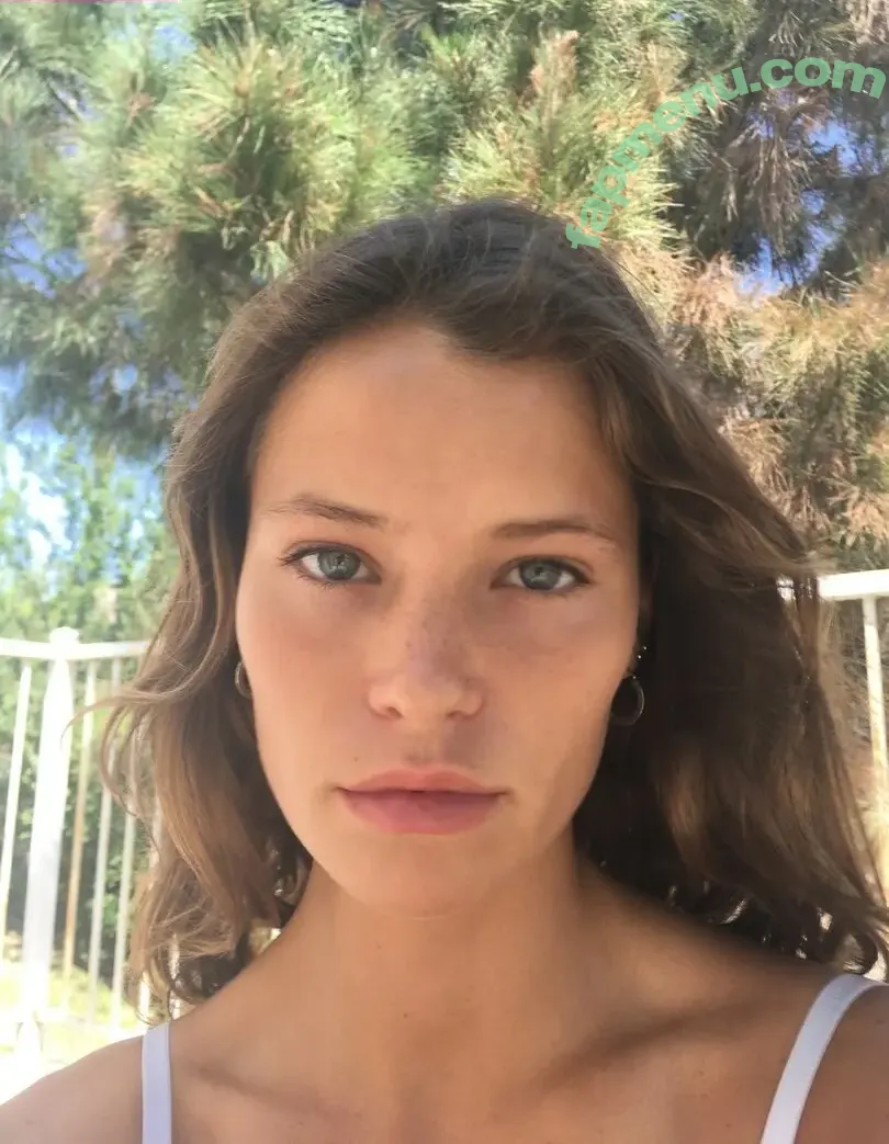 Abigail Thompson nude photo #0001 (Abigail Thompson)