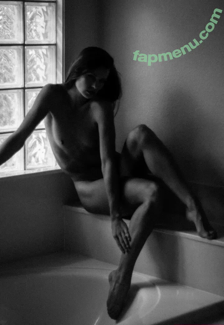 Abigail Thompson nude photo #0006 (Abigail Thompson)
