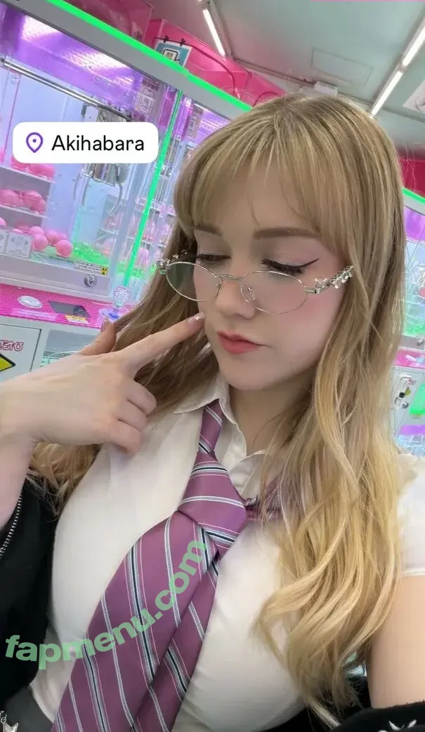 Abipop nude photo #0021 (abi.baby)