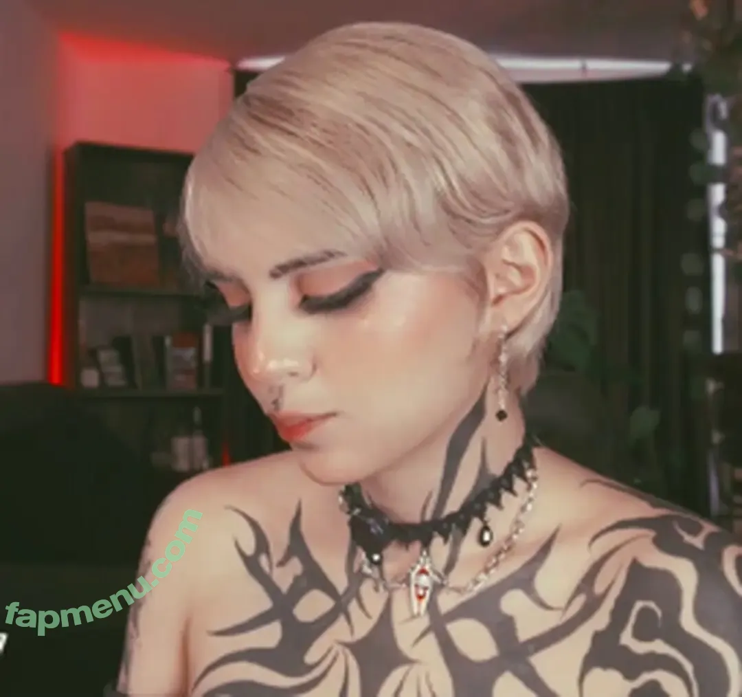 abril__colen nude photo #0003 (leenslens / trinity_12)