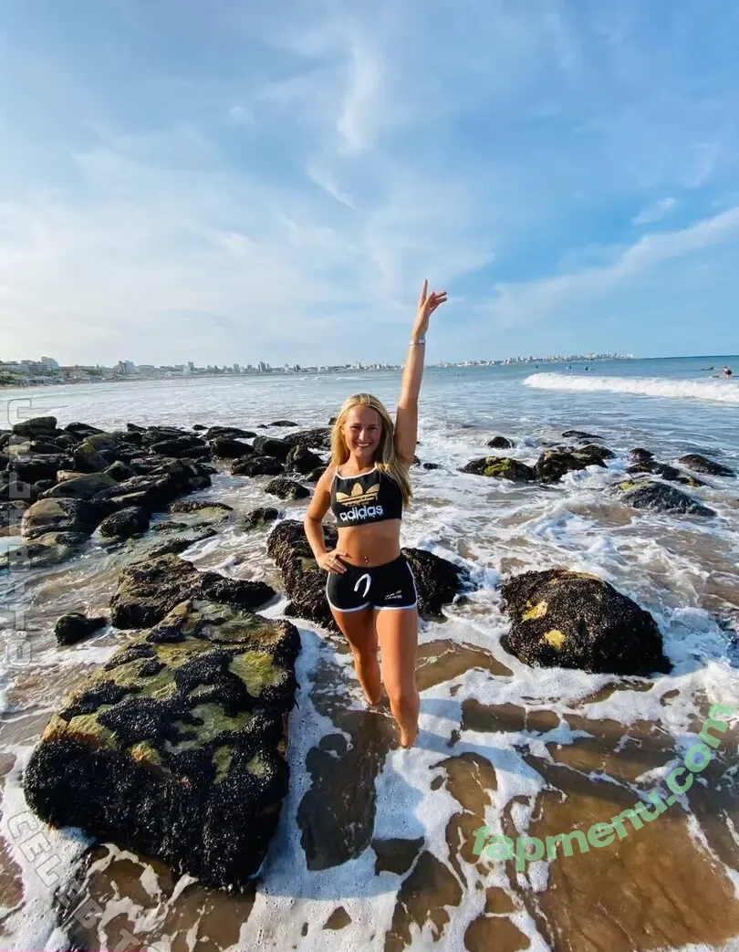 Abril Frino nude photo #0016 (lunaenleo___ / lunaenleo____)