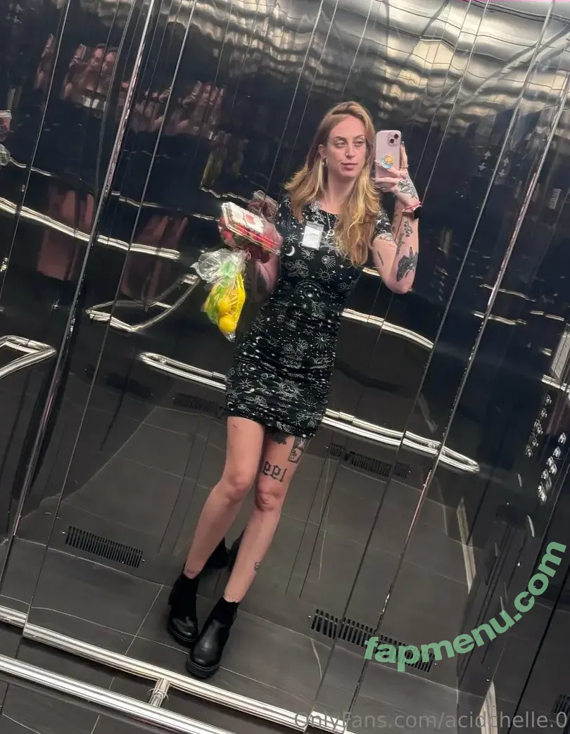 acidchelle.0 nude photo #0087 (acidchloe)