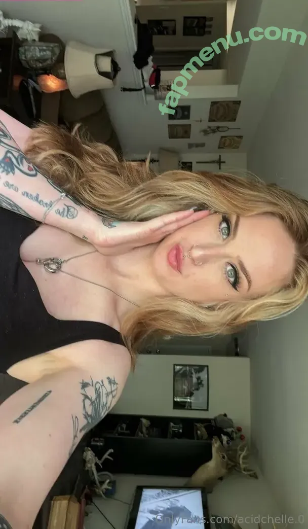 acidchelle.0 nude photo #0088 (acidchloe)