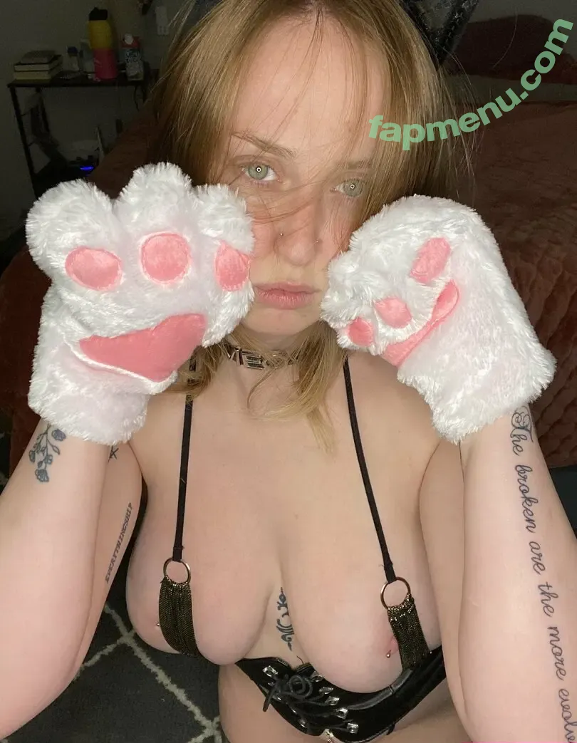 Acidchelle nude photo #0018 (Chelleshock666 / chellesilverstein)