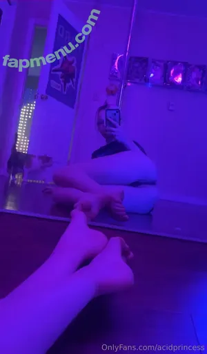 acidprincess / acid_princesss nude photo #0021