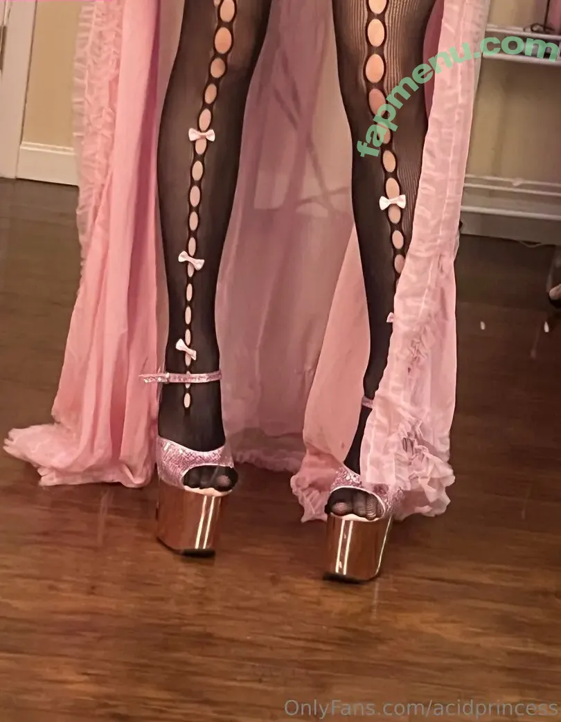 acidprincess nude photo #0004 (acid_princesss)