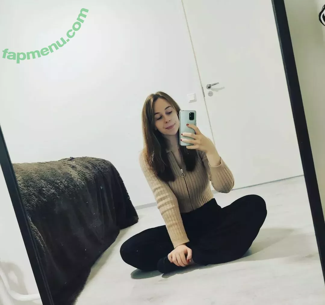 actuallyalisa nude photo #0021 (actuallyalisa)