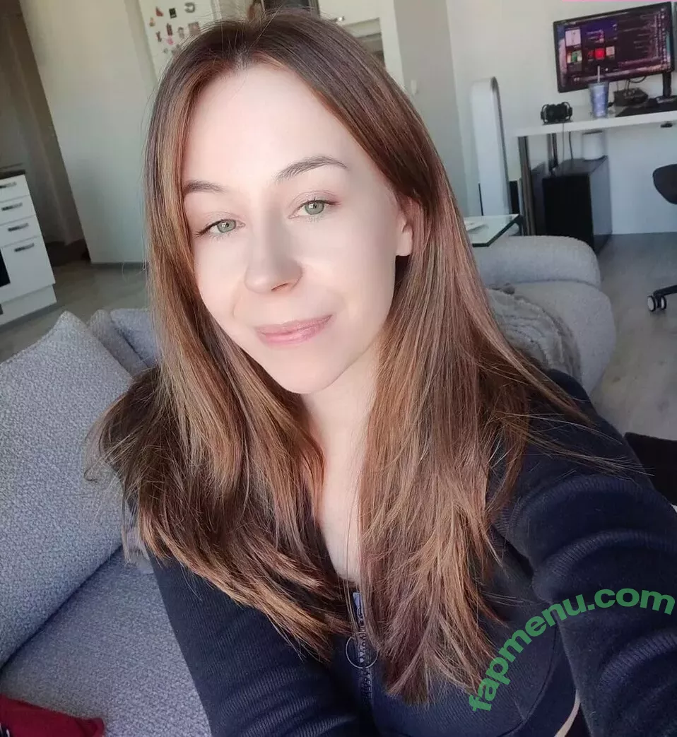 actuallyalisa nude photo #0032 (actuallyalisa)