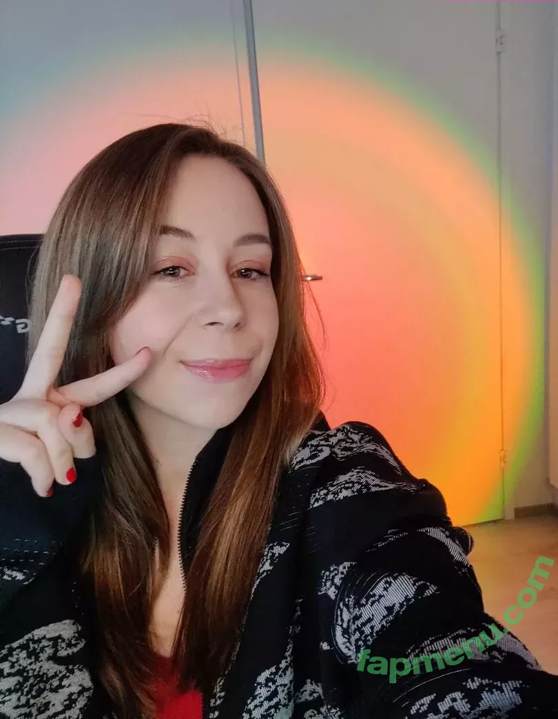 actuallyalisa nude photo #0035 (actuallyalisa)