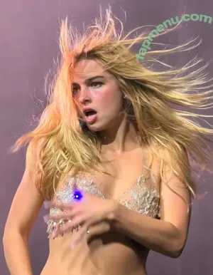 Addison Rae / addie_the_baddie / addisonraee nude photo #1654