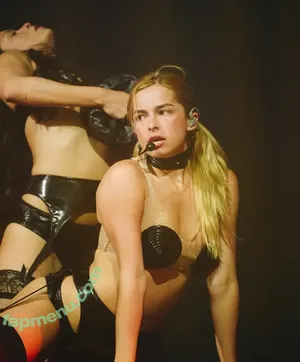 Addison Rae / addie_the_baddie / addisonraee nude photo #1675