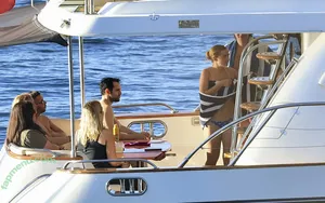 Addison Rae / addie_the_baddie / addisonraee nude photo #1717