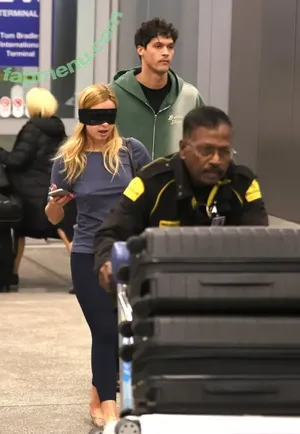 Addison Rae / addie_the_baddie / addisonraee nude photo #1805