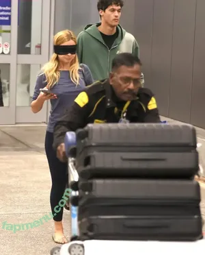 Addison Rae / addie_the_baddie / addisonraee nude photo #1810