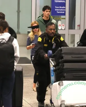 Addison Rae / addie_the_baddie / addisonraee nude photo #1812