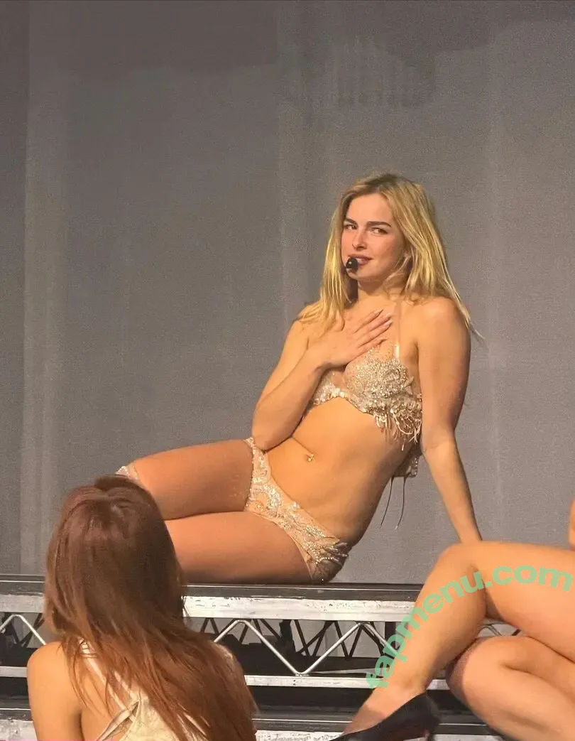 Addison Rae nude photo #1652 (addie_the_baddie / addisonraee)