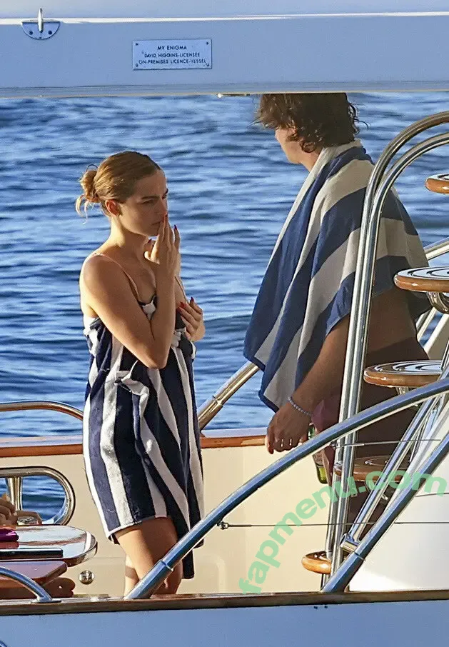 Addison Rae nude photo #1728 (addie_the_baddie / addisonraee)