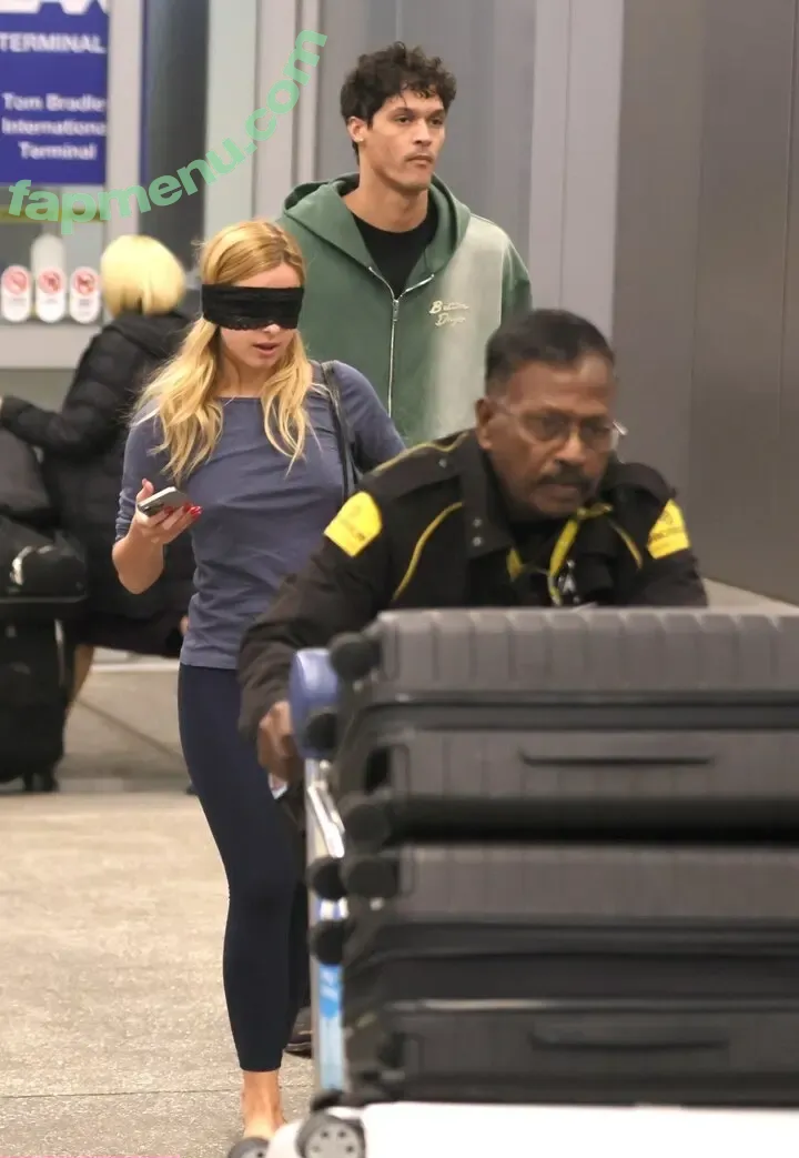 Addison Rae nude photo #1804 (addie_the_baddie / addisonraee)