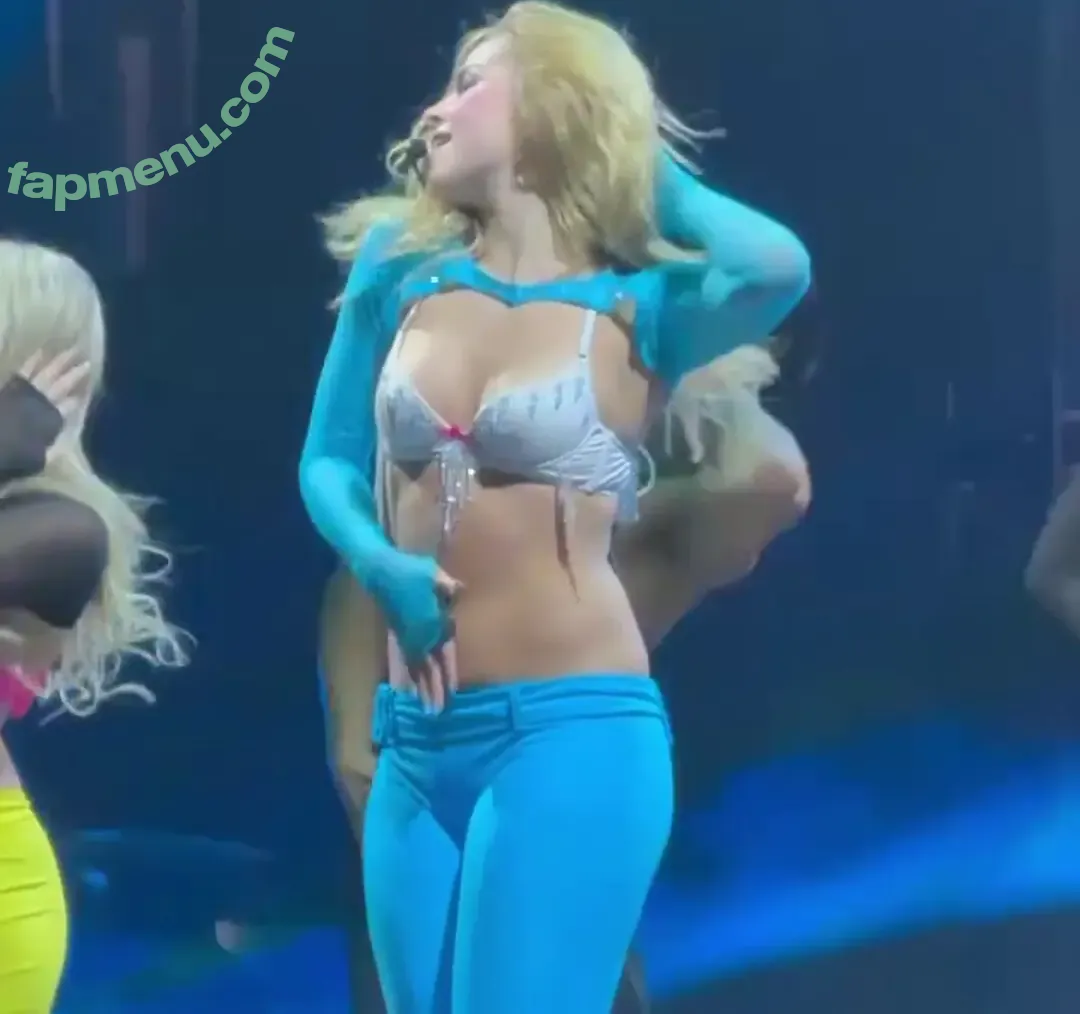 Addison Rae nude photo #2075 (addie_the_baddie / addisonraee / whoisaddison)