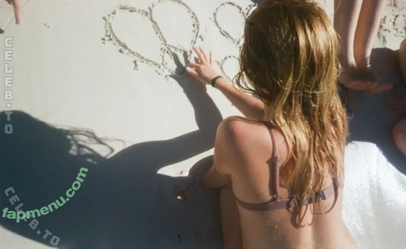 Addison Rae nude photo #2270 (addie_the_baddie / addisonraee / whoisaddison)