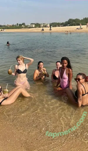 Adele Castillon / adelecastillon nude photo #0028