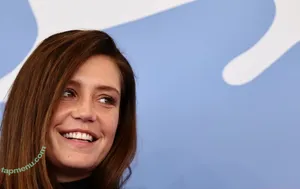 Adele Exarchopoulos / adeleexarchopoulos nude photo #0384