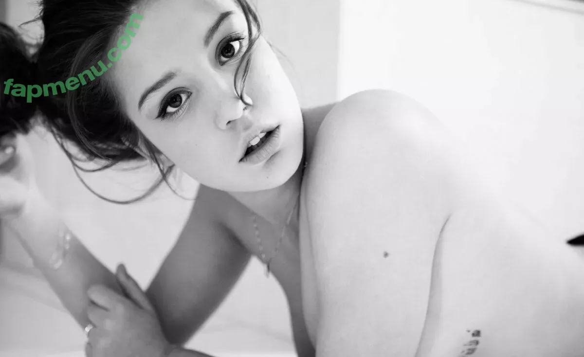 Adele Exarchopoulos nude photo #0033 (adeleexarchopoulos)