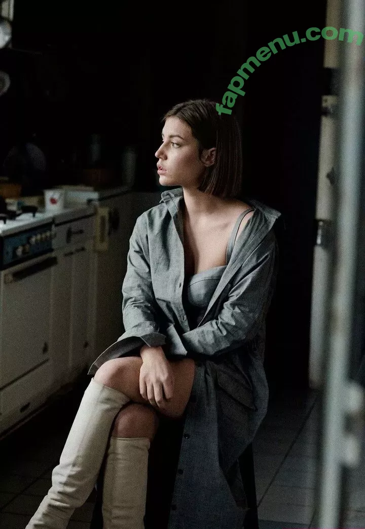 Adele Exarchopoulos nude photo #0073 (adeleexarchopoulos)