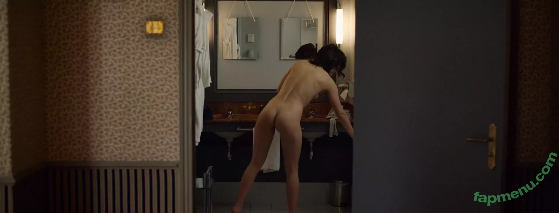 Adele Exarchopoulos nude photo #0207 (adeleexarchopoulos)