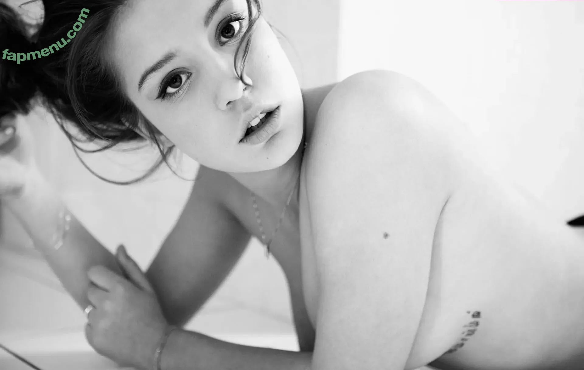 Adele Exarchopoulos nude photo #0241 (adeleexarchopoulos)