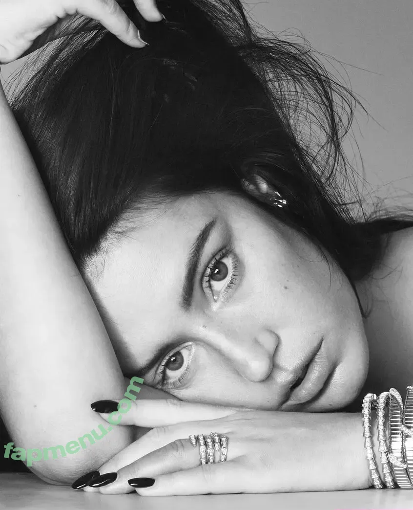 Adele Exarchopoulos nude photo #0371 (adeleexarchopoulos)