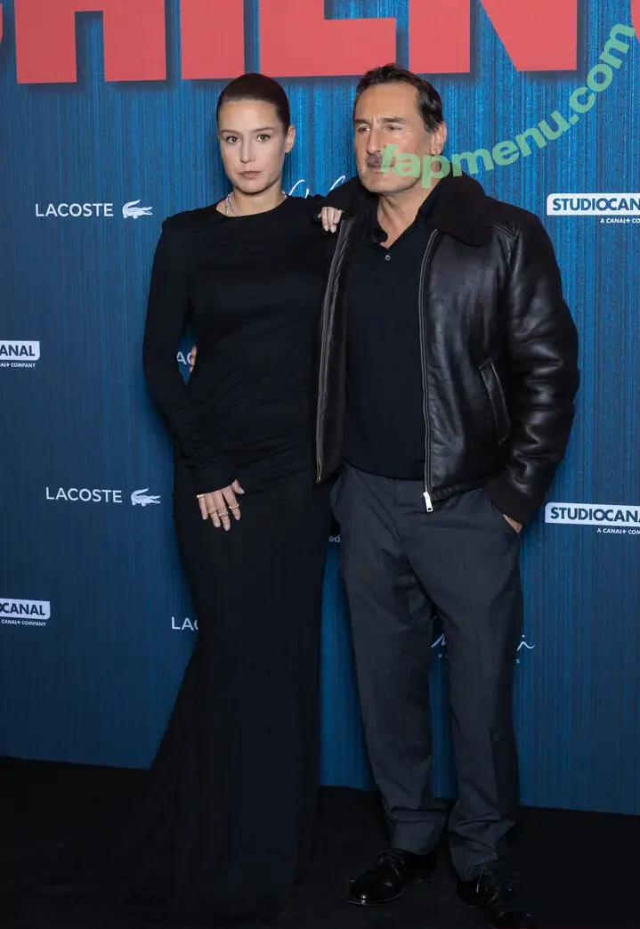 Adele Exarchopoulos nude photo #0411 (adeleexarchopoulos)