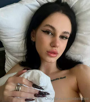 adelebee / adele.bee nude photo #0140