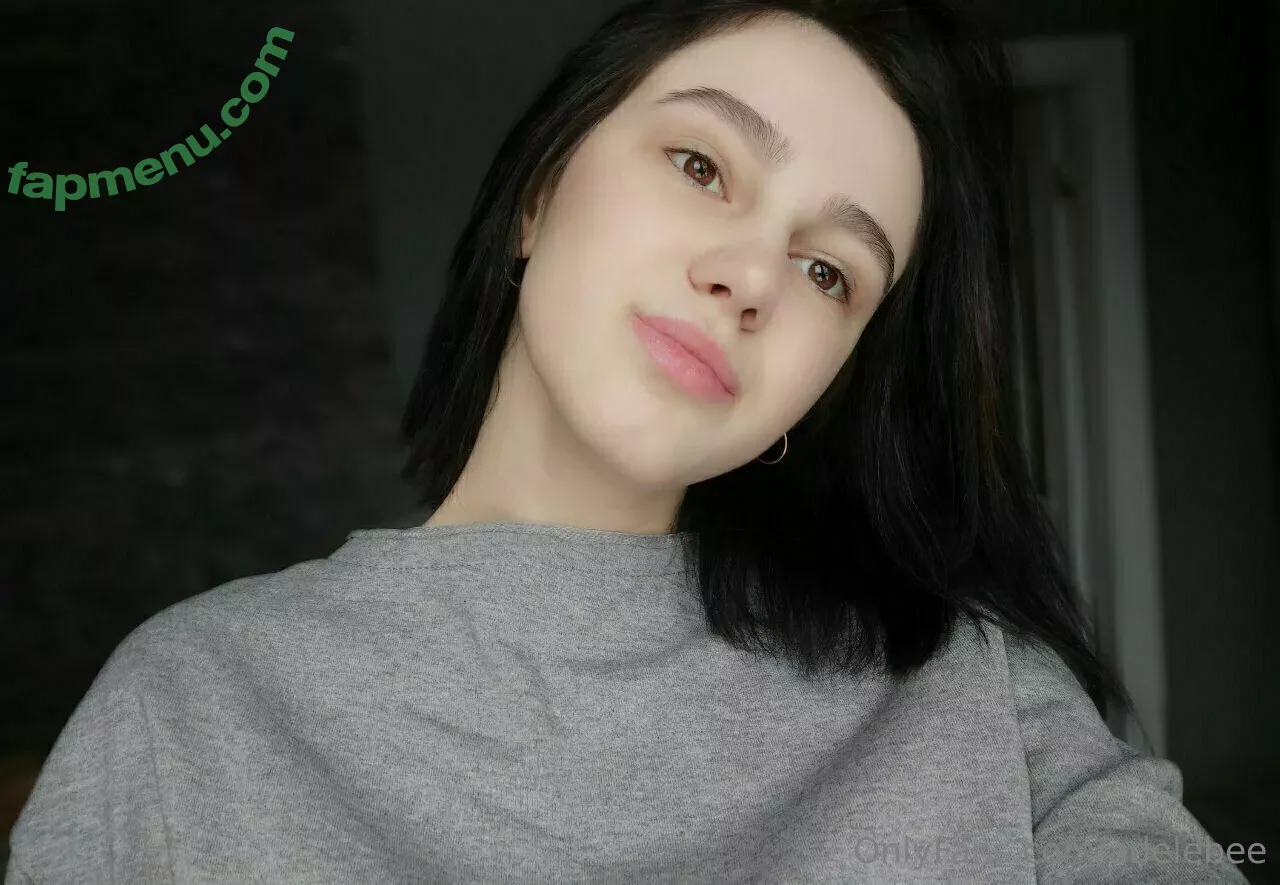 adelebee nude photo #0013 (adele.bee)