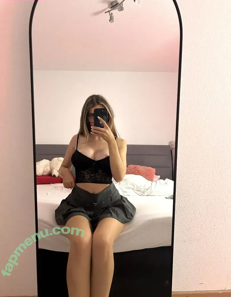 Adelinacutiee nude photo #0004 (Adelinacutiee)