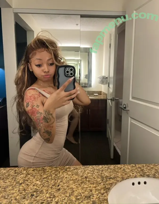 admire_raii nude photo #0008 (admire.raii)