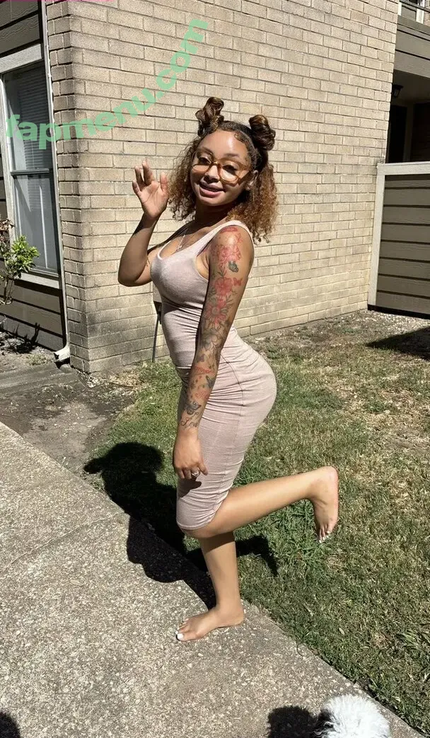 admire_raii nude photo #0010 (admire.raii)