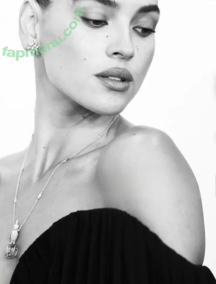 Adria Arjona nude photo #0569 (adriaarjona)