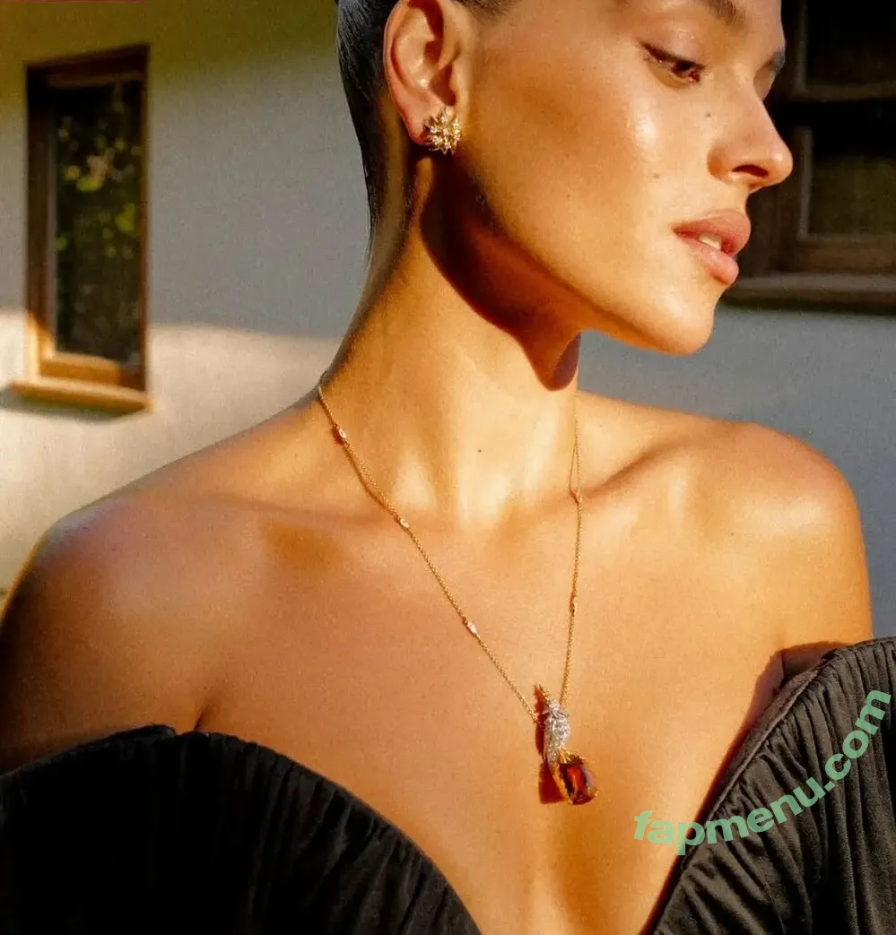 Adria Arjona nude photo #0582 (adriaarjona)