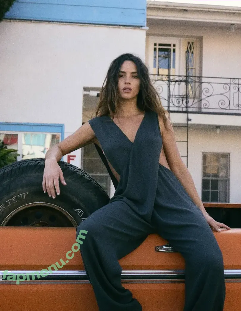 Adria Arjona nude photo #0617 (adriaarjona)